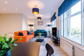 Stunning 2 Bedroom Apartment in Southport Centre